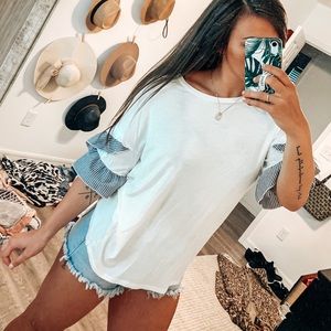 Boutique Ruffle sleeve top